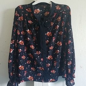 Floral  navy blue Blouse size extra large